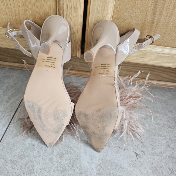 Elegant Feathered Women's Sandals - Picture 4 of 4